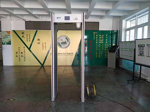 學(xué)校測(cè)溫門